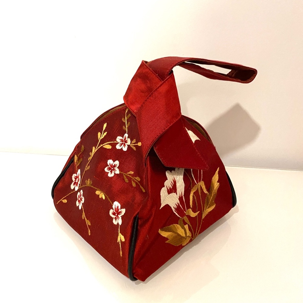 Embroidered Silk Dumpling Bag / Purse
